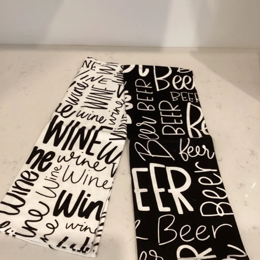 NEW Set of 2 Black & White Beer/ Wine pattern kitchen / bar area towels 19x19”